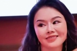 Kiếm bộn tiền bằng dạy phụ nữ 'liếc mắt đưa tình'