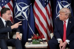 Tín hiệu mới trong cuộc gặp với Tổng thư ký NATO khiến ông Trump rút đe doạ áp thuế