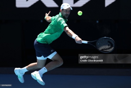 Video tennis Maestrelli - Djokovic: Tốc hành 3 set, đẳng cấp vượt trội (Australian Open)