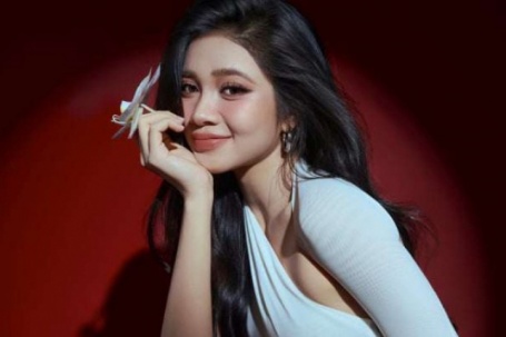 Cuộc sống hiện tại của Á hậu Việt có mẹ làm nghề giúp việc, gia đình trải qua nhiều biến cố