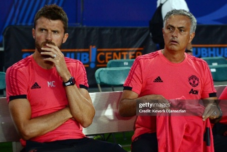 Mourinho bóng gió chỉ trích MU sau khi Carrick được trao ghế tạm quyền