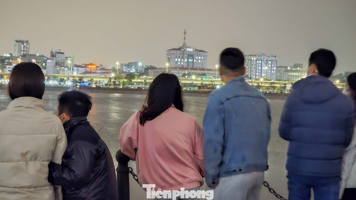 Theo đại diện ban tổ chức, chương trình pháo hoa hoành tráng chưa từng có với những loại pháo mới lần đầu trình diễn tại Việt Nam. Kịch bản bắn pháo hoa hôm nay chỉ tương đương 5% so với quy mô màn trình diễn chính thức.