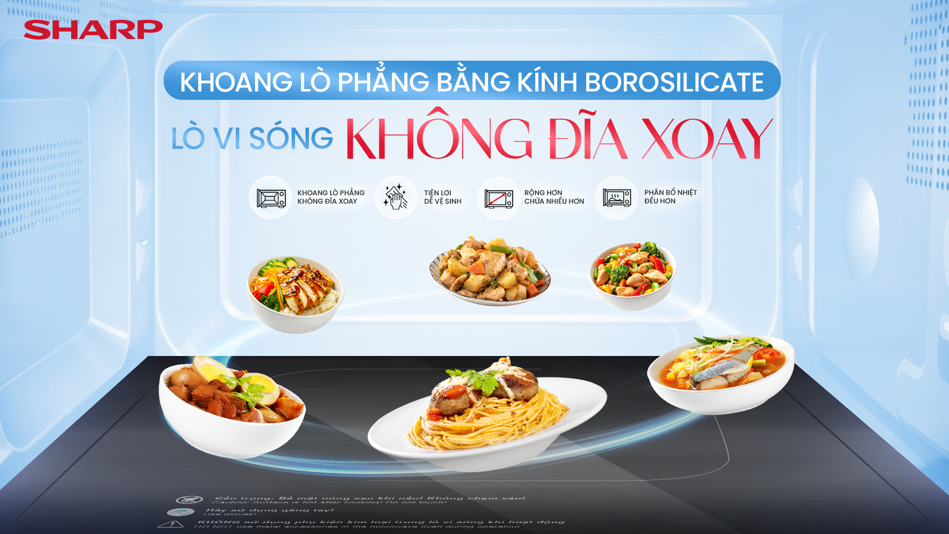 Khoang lò phẳng bằng kính Borosilicate giúp vệ sinh tiện lợi, tăng sức chứa và phân bổ nhiệt đều