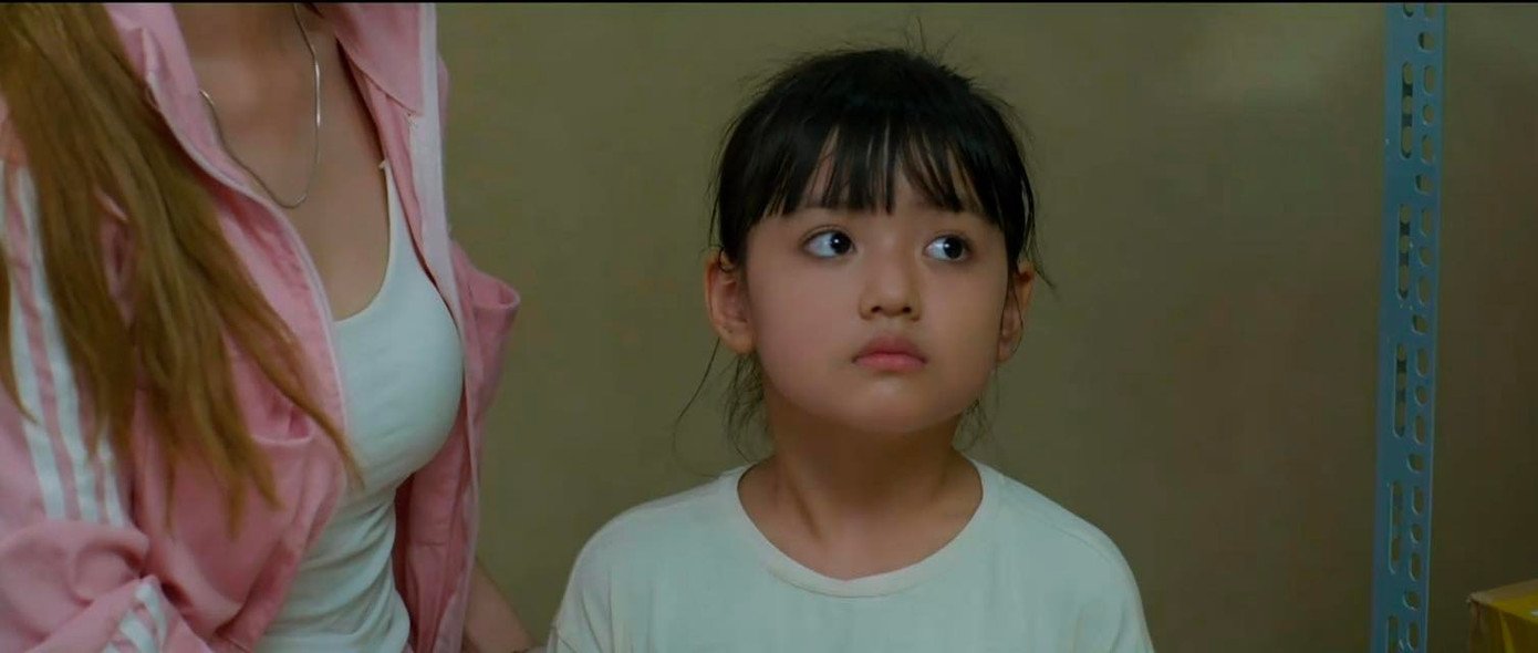 Tạo hình nhân vật Nhi trong phim Gia đình trái dấu.