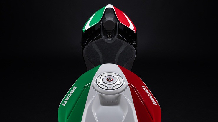 Choáng ngợp Ducati Panigale V4 Tricolore giá 2,2 tỷ, trang bị toàn “hàng khủng” - 7