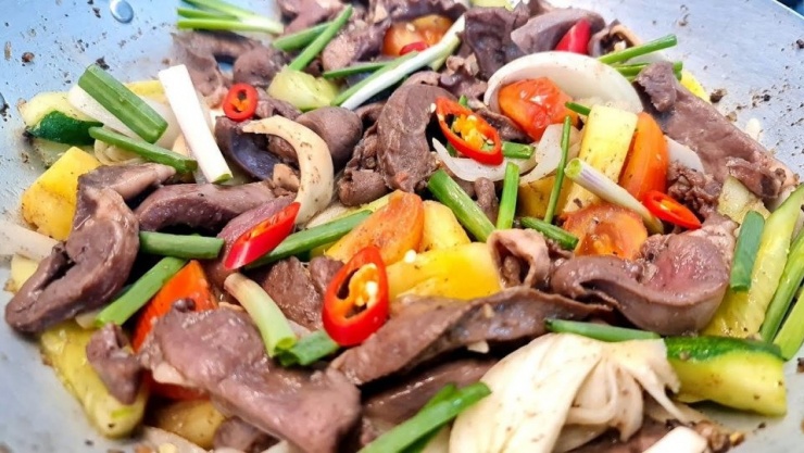 Bộ phận bổ nhất của con lợn được cho là bảo vệ nguồn sống mà ai cũng nên ăn, rất sẵn ở chợ Việt - 13