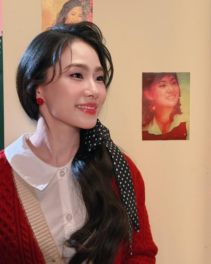 Ảnh sao 23/1: Kim Hiền cắt tóc ngắn sau ly hôn - 8