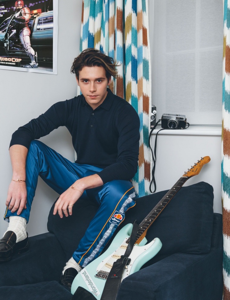 Năm 18 tuổi, Brooklyn đạt chiều cao 1,78 m, được loạt tạp chí thế giới khen ngợi về phong cách thời trang, thường xuyên đứng trong nhóm sao mặc đẹp ở các sự kiện. Ảnh: Wonderland