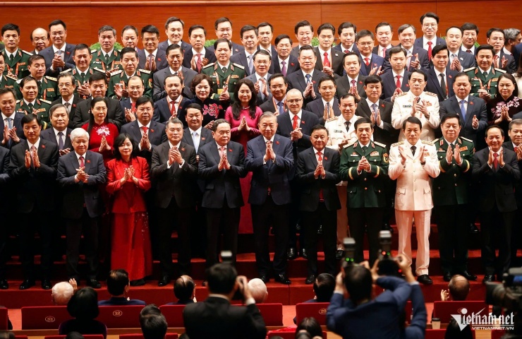 Ban chấp hành Trung ương khóa 14 ra mắt Đại hội 14. Ảnh: Phạm Hải