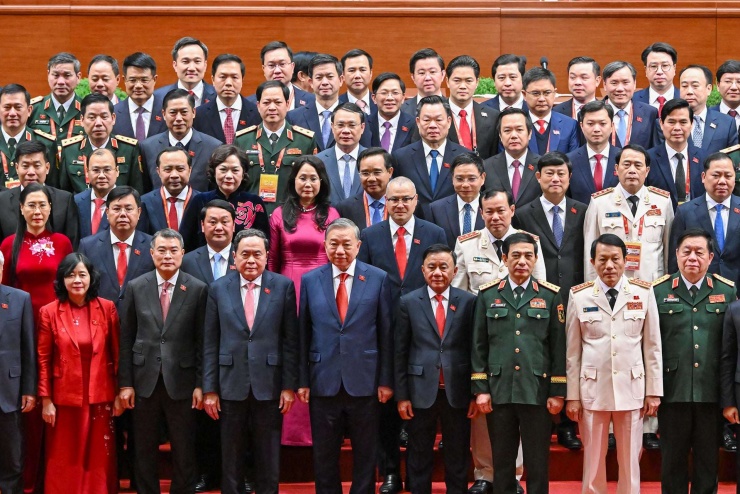 Ban Chấp hành Trung ương Đảng khóa XIV ra mắt Đại hội.