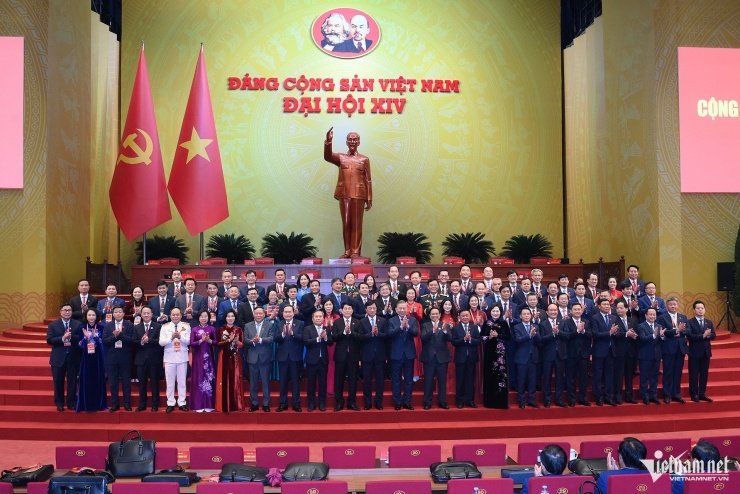 Các đại biểu đoàn Hà Nội chụp ảnh cùng Lãnh đạo Đảng, Nhà nước