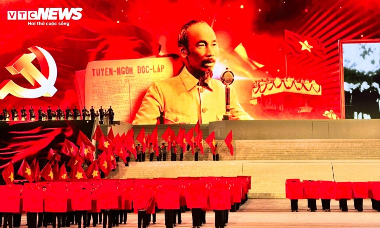 Chương trình do Thành ủy Hà Nội chủ trì thực hiện, UBND TP Hà Nội phối hợp cùng Đài Truyền hình Việt Nam tổ chức theo hình thức xã hội hóa. Tập đoàn Sun Group đồng hành tổ chức và tài trợ.