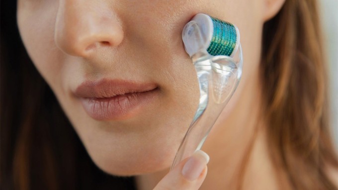 Nếu có ý định thực hiện liệu trình lăn kim trị mụn hoặc peel da, bạn nên thực hiện ngay trong tuần này.