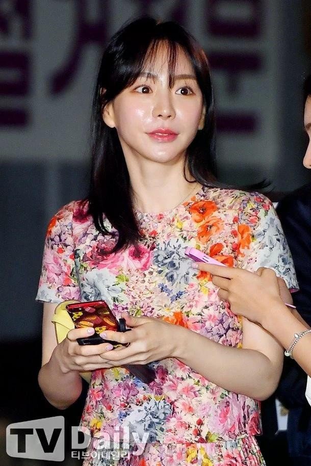 Hwang Hana được cho là đã khai thêm nhiều nghệ sĩ dính líu đến bê bối ma túy.
