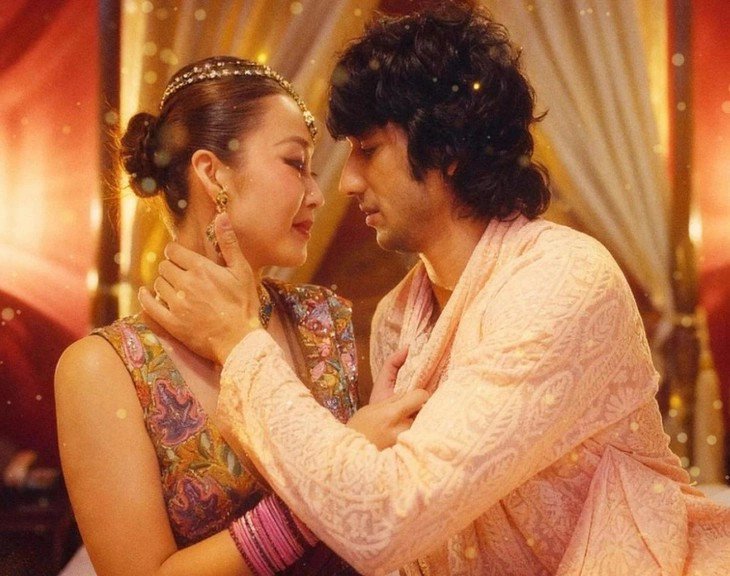 Vạn dặm yêu em là bộ phim hợp tác Việt - Ấn với sự tham gia của Khả Ngân cùng tài tử Ấn Độ Shantanu Maheshwari.