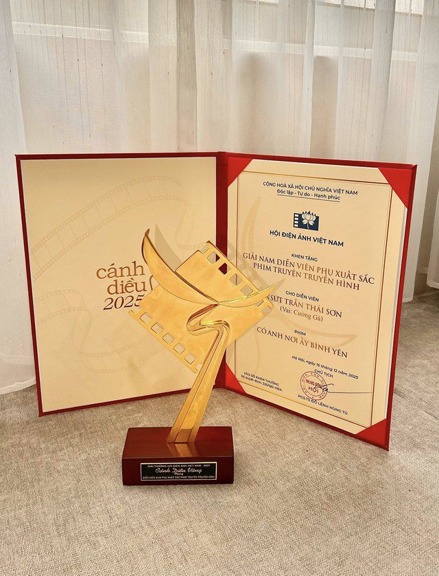 Nam nghệ sĩ quê Hưng Yên khoe thành quả phấn đấu trong năm 2025.