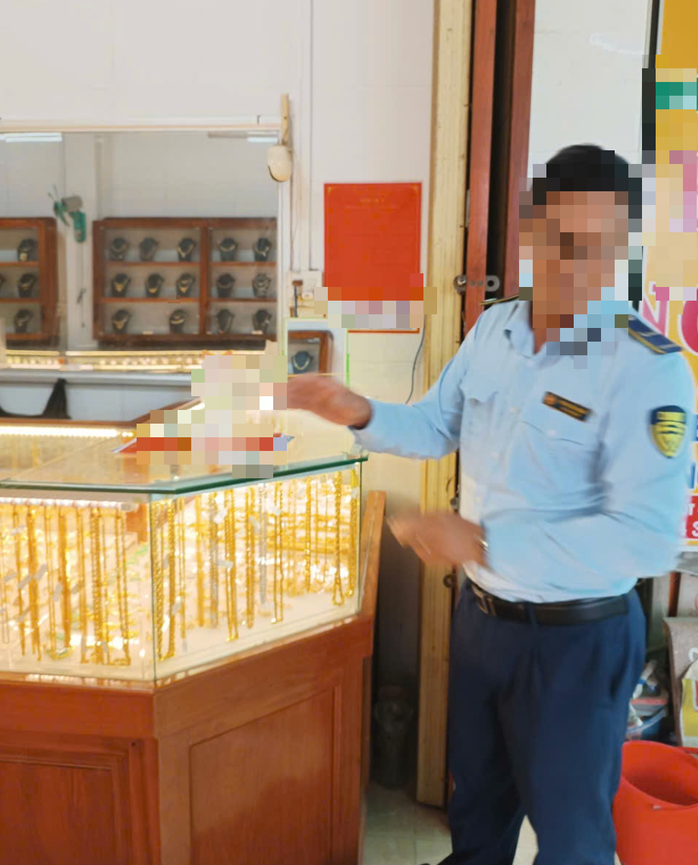 Vĩnh Long: Xử phạt hàng loạt tiệm vàng - 1