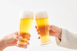 Rượu bia cuối năm – Vì sao dạ dày dễ “quá tải“ hơn bao giờ hết?