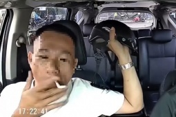 CLIP: Tài xế xe công nghệ bị khách hành hung vì chuyện hút thuốc