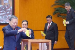 Danh sách 19 ủy viên Bộ Chính trị khóa 14