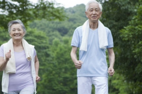 Tuổi thọ dài hay ngắn nhìn dáng đi là biết?: 7 đặc điểm của người có nguy cơ giảm tuổi thọ