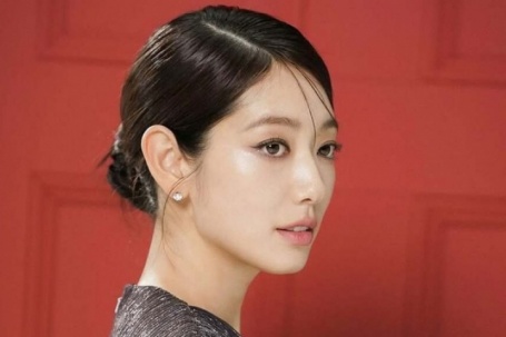 Park Shin Hye ở nhà bán hầm nuôi giấc mơ diễn xuất