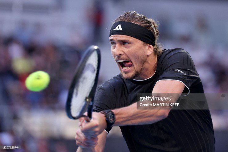 Zverev cần tới 4 set để khuất phục Norrie