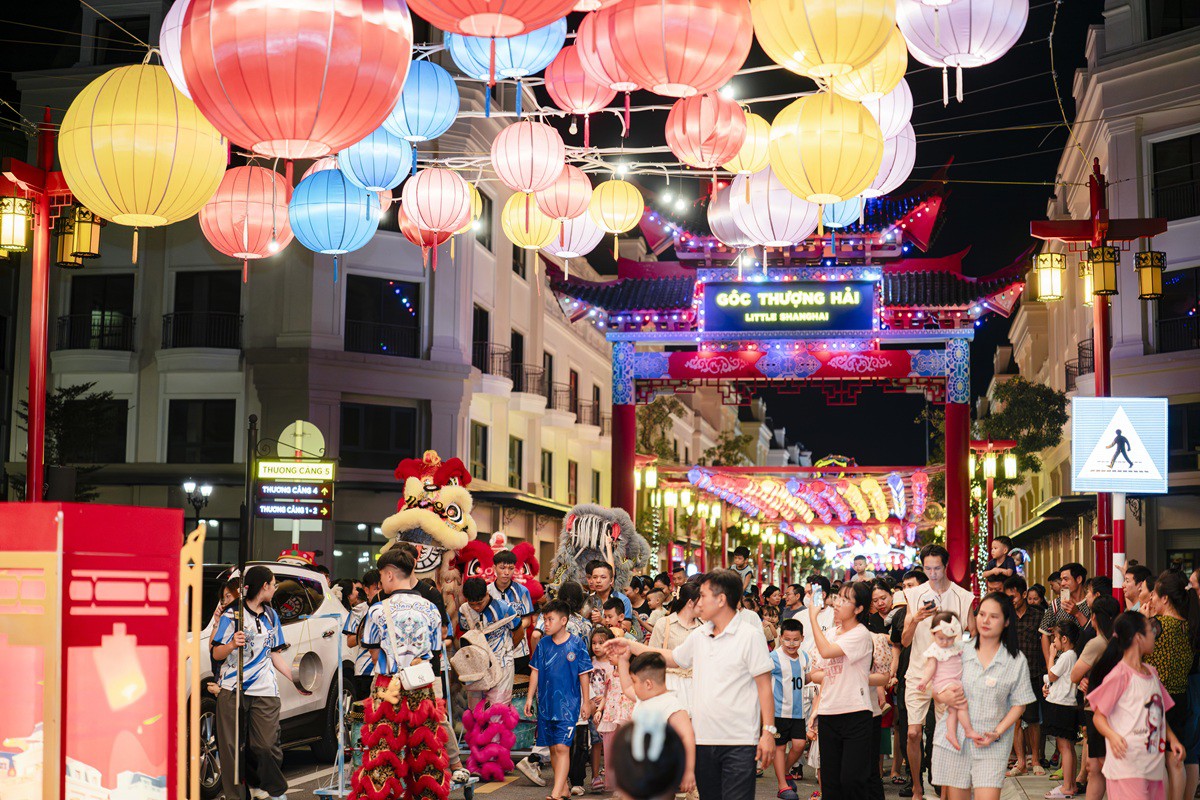 Asia Vibe tại Vinhomes Golden Avenue là mô hình thương phố quốc tế đầu tiên tại Móng Cái