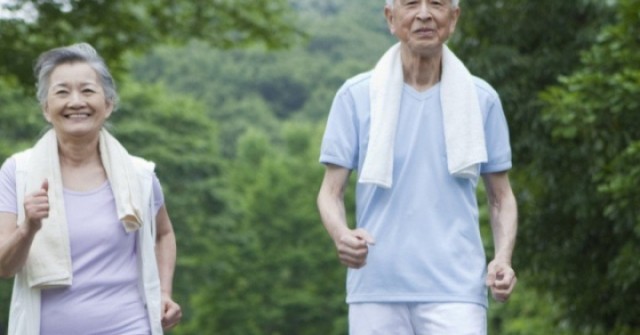 Tuổi thọ dài hay ngắn nhìn dáng đi là biết?: 7 đặc điểm của người có nguy cơ giảm tuổi thọ