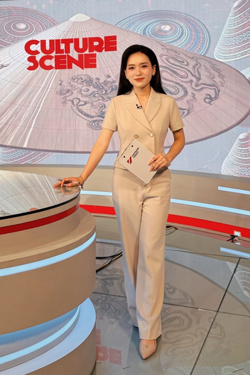 Gia đình, bạn bè và đồng nghiệp thấu hiểu, động viên Huyền Trần trước những áp lực.