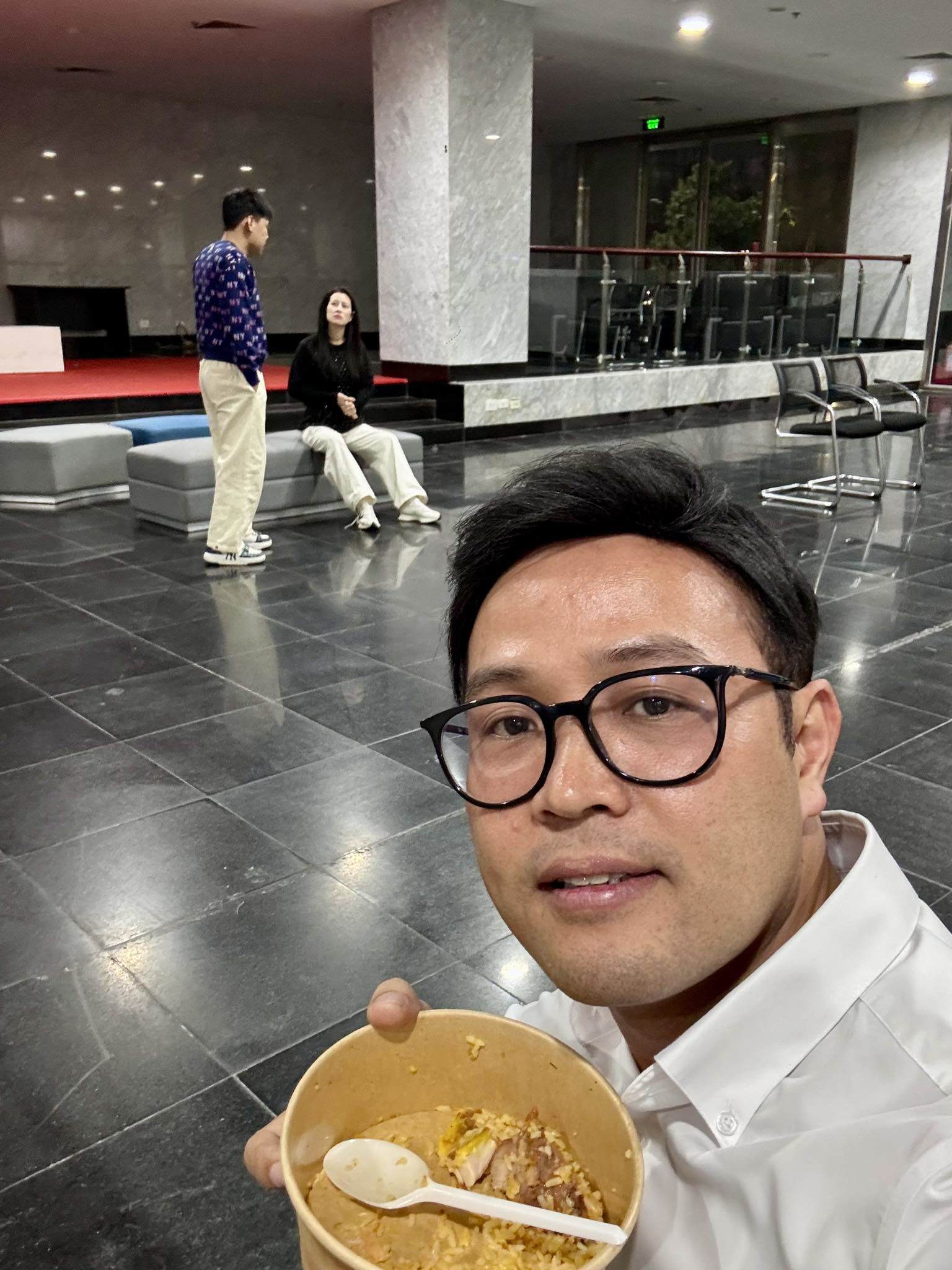 NSƯT Thái Sơn khoe hình ảnh tập luyện cho Gala Cười 2026.