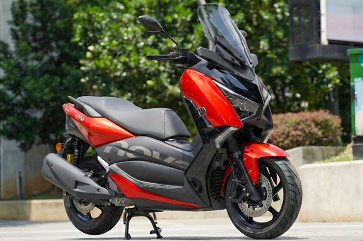Xe tay ga mới trang bị xịn, giá bán rẻ gây áp lực cho "vua tay ga" Honda - 1