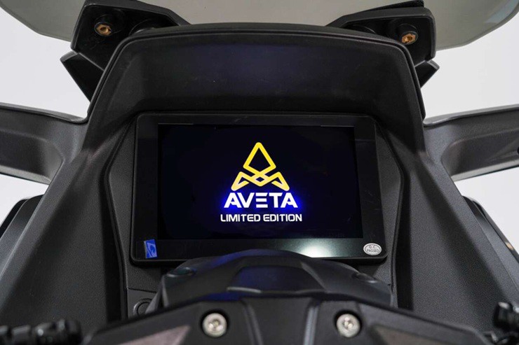 Xe tay ga mới trang bị xịn, giá bán rẻ gây áp lực cho "vua tay ga" Honda - 3