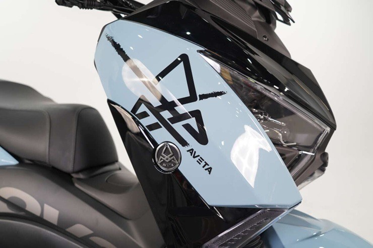 Xe tay ga mới trang bị xịn, giá bán rẻ gây áp lực cho "vua tay ga" Honda - 5