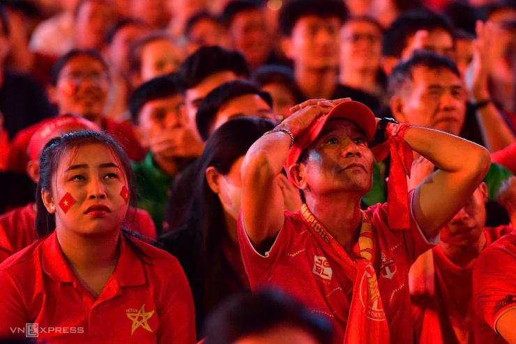 Người hâm mộ vỡ oà U23 Việt Nam thắng Hàn Quốc ở loạt luân lưu - 13