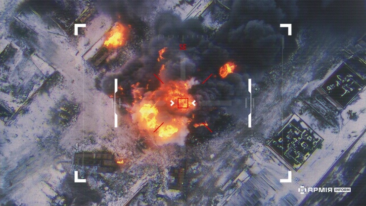 Hình ảnh trang thiết bị quân sự Nga bốc cháy sau một cuộc tấn công. Ảnh minh họa: Army Inform