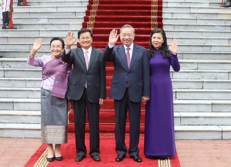 Tổng Bí thư Tô Lâm và Phu nhân đón Tổng Bí thư, Chủ tịch nước Lào và Phu nhân thăm Việt Nam, năm 2024. (Ảnh: VNA)