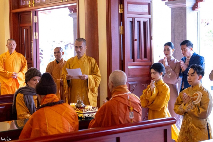 Cận cảnh ngôi chùa có bảo tháp dát vàng - Nơi doanh nhân Minh Hoàng và Á hậu Phương Nhi làm lễ Hằng thuận - 1