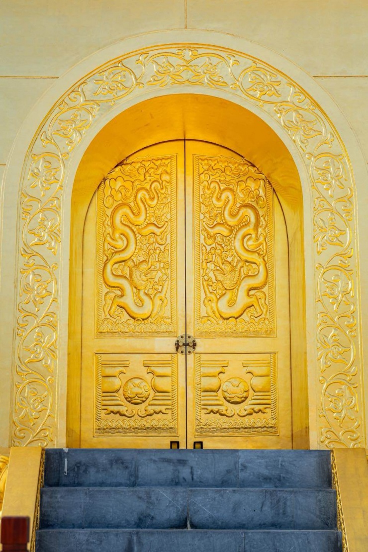 Cận cảnh ngôi chùa có bảo tháp dát vàng - Nơi doanh nhân Minh Hoàng và Á hậu Phương Nhi làm lễ Hằng thuận - 14