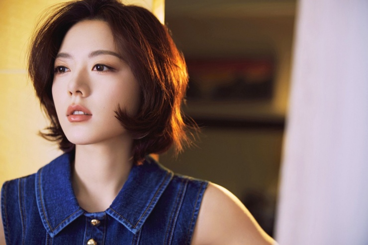 Một số diễn viên trẻ như Triệu Kim Mạch lại không có khả năng tạo chemistry (tương tác hóa học) với bạn diễn.