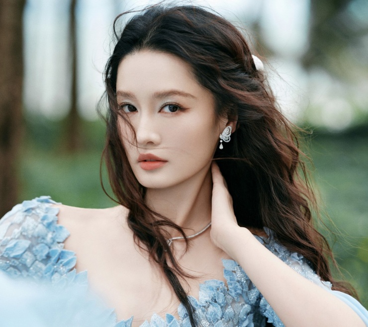 Lý Thấm danh tiếng sụt giảm vì không có thành tích tốt ở mảng phim ngôn tình.