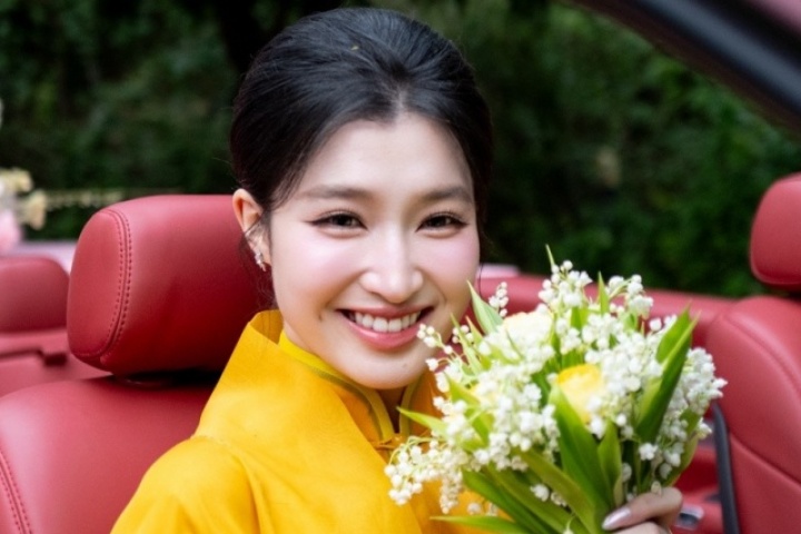 Lối trang điểm 'kẹo ngọt' của Á hậu Phương Nhi ở lễ cưới