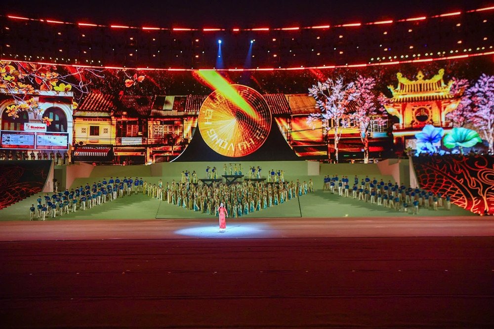 Sân vận động Mỹ Đình rực rỡ tối 23/1.