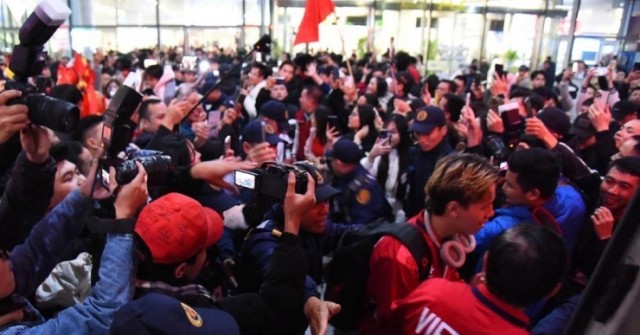 U23 Việt Nam về nước trong vòng tay chào đón củ...