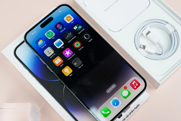 Đây là mẫu iPhone đầu tiên trên thị trường có&nbsp;Dynamic Island.