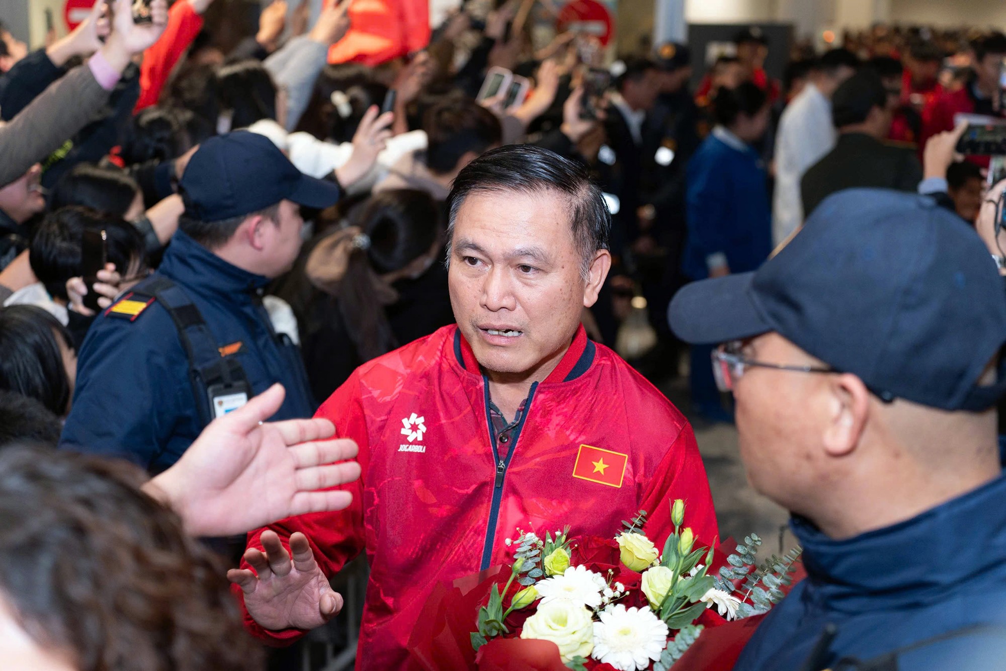 Trưởng đoàn Trần Anh Tú tỏ ra khá "mát tay" với các ĐTQG Việt Nam. Ông đã cùng ĐT Việt Nam vô địch ASEAN Cup 2024, U23 Việt Nam vô địch U23 Đông Nam Á 2025, U22 Việt Nam vô địch SEA Games 2025 và U23 Việt Nam giành hạng ba U23 châu Á 2026.