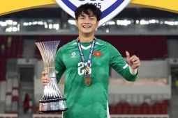 Visual sáng bừng của thủ môn Cao Văn Bình