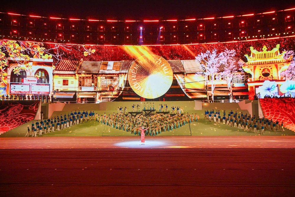 Sân vận động Mỹ Đình rực rỡ tối 23/1.