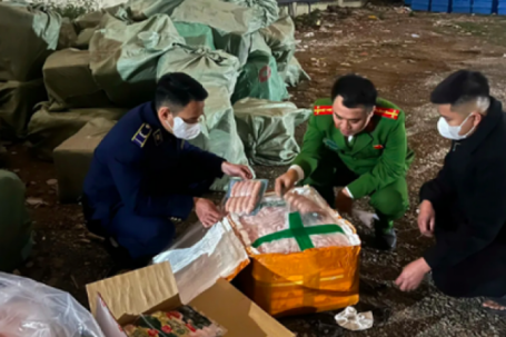 Phát hiện hơn 10 tấn thực phẩm nhập khẩu trôi nổi đang trên đường tiêu thụ