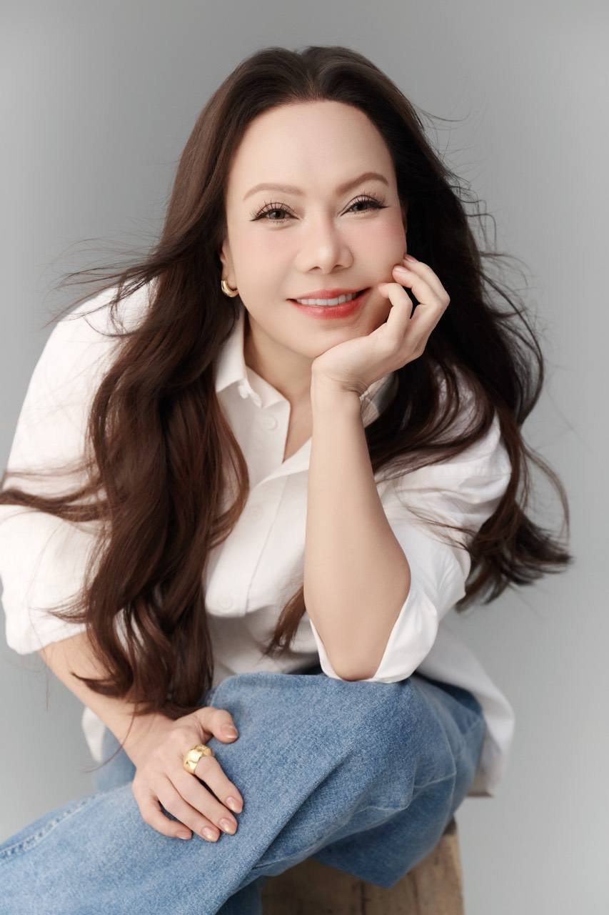 Việt Hương bền bỉ làm nghề, giữ được hào quang ở tuổi trung niên.&nbsp;